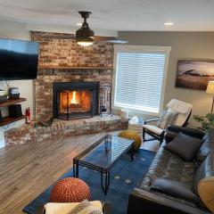 Mountain view, 5-bedroom home with sauna