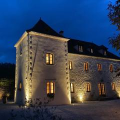 Domaine de Cazal - Chambres d'Hôtes avec piscine au cœur de 26 hectares de nature préservée
