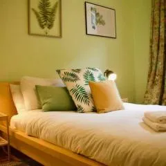 Central 3 Bedroom next to Leafy Meadows