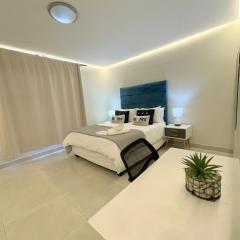 Ocean Whisper Room 6 minutes away from the beach