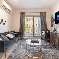 Cozy Brooklyn Getaway with Balcony