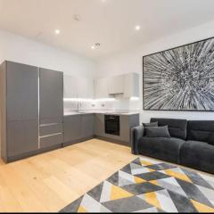 Bright, Sleek & Sophisticated Stay in Kensington