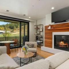 Slopeside 2BR Retreat at Snow King Walk to Town