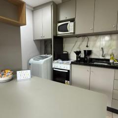 Flat funcional e moderno em Uvaranas-com elevador