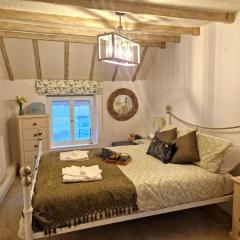 Entire Grade 2 listed cottage in Thornton-Le-Dale