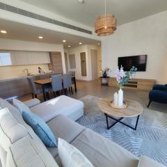 Elite 2BR Abode Distinctive Living at The Shores