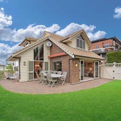 Bespoke Stays - Breath Of Style