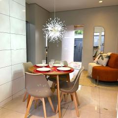 Casa 03 - Casa com 2 quartos, localizada próximo a rodoviária e aeroporto