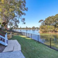 Luxury Waterfront Stay at Tallebudgera Creek