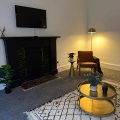 2BR Flat West End Near Kelvingrove and City Centre