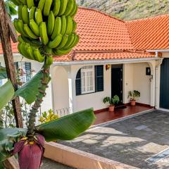 Banana Lovers - Banana Farm