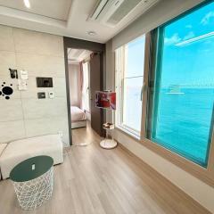 Full view of Gwangan Bridge Free parking Millak Dermarket Gym & Sauna