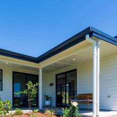 Tranquil Country Escape With Scenic Views