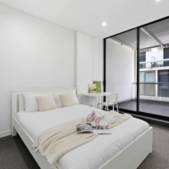 Chic Apartment Near Sydney Airport & CBD