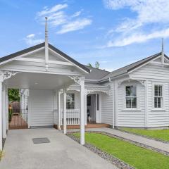 Bespoke Stays - Elegant Family Holidays