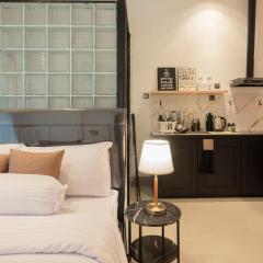 Contemporary Design Central District Studio 2B !