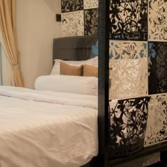 Cozy Central District Loft Style Studio 2A !