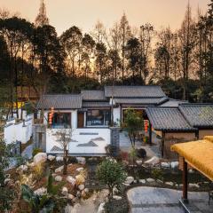 Chengdu Xiaoya Yard Hot Spring Hotel,Enjoy Soaking in natural hot springs,Traditional Chinese afternoon tea,Exquisite fruit platter
