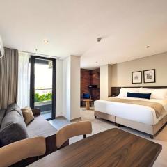 Laureles Selection Suites