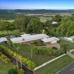 Coastview Manor - Family Hinterland Retreat