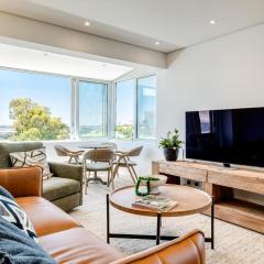 2bed Mouille Point Apartment w Amazing Cape Views