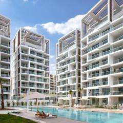 בראון 42 סוויטת גן 2 חדרים עם גקוזי מפנק במרפסת