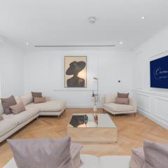 Private villa in Dubai with swimming pool and huge garden