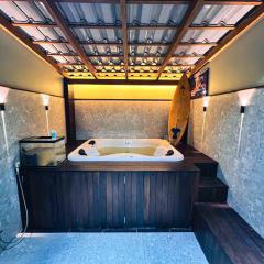 Casa com Jacuzzi, Próximo Teleférico, GreenValley e Praia BC!