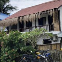 Chia's Beach House Siargao
