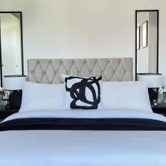 Luxury Spacious Double Room, Mill Hill, London NW7 3BD