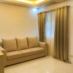Condo 2BR Oasis beside SM Mall Free Pool Fast Wifi 4-5pax