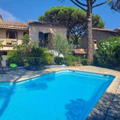 GASABRA Villa avec piscine au Domaine de Font Mourier à 5km de Saint Tropez pour 6 personnes