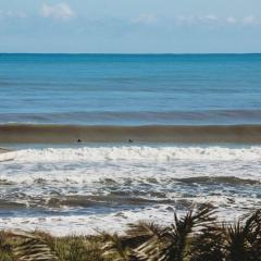 Beach House On Hamblyn