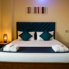 Rooftop Cityscape Inn