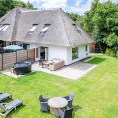 Theislandlife Vakantiehuis met privé jacuzzi en 3 B&B kamers