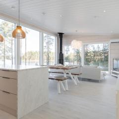 Kintaus Lakeside Villa