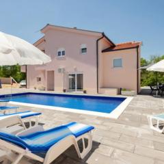 Charming Villa Nina with Pool