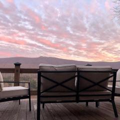 Cozy Historic Cabin with stellar view of Big Schloss