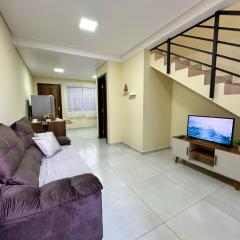 Espaçosa casa com WI-FI Perto do Aroporto - Conforto e Praticidade