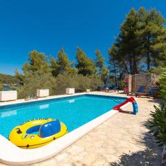 Beautiful Home In Vela Luka