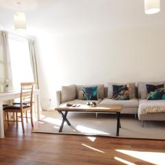 Fettes - Homely 2BD in Quiet Development