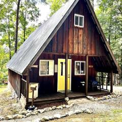 Gorgeous Secluded Cabin with Hiking Trails Near in Frenchburg, Kentucky