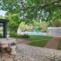 Reflet De PROVENCE dans cadre de verdure avec piscine chauffée