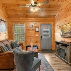 Smoky Mountain Hideaway with Hot Tub & Firepit