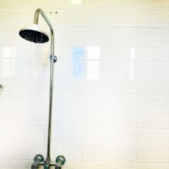 Exclusive 3BR City Escape High End Comfort & Stunning Views