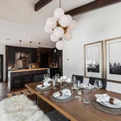 Wildebrook: 4br Mountain Luxury, fireplace, hot tub, x-country ski in/out, 10min to ski resort