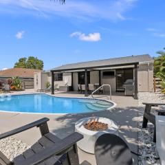 Lush - Tropical - Modern Home - Heated Pool and Spa