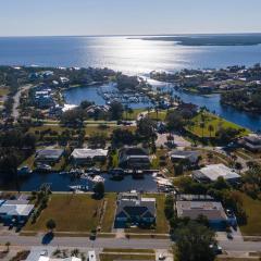 Pet Friendly, Private Pool, Boating easy to get out to Charlotte Harbor, Close to activates and beach life