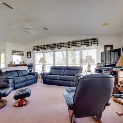 Lady Lake House with Lanai and Community Pool!