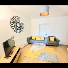 2 Bedroom Apartment, Zone 2 Mile End London 3 mins walk Station, Queen Mary Uni